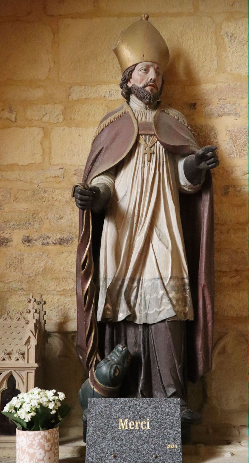 Statue in der Kirche des ehemaligen Klosters in Saint-Méen-le-Grand