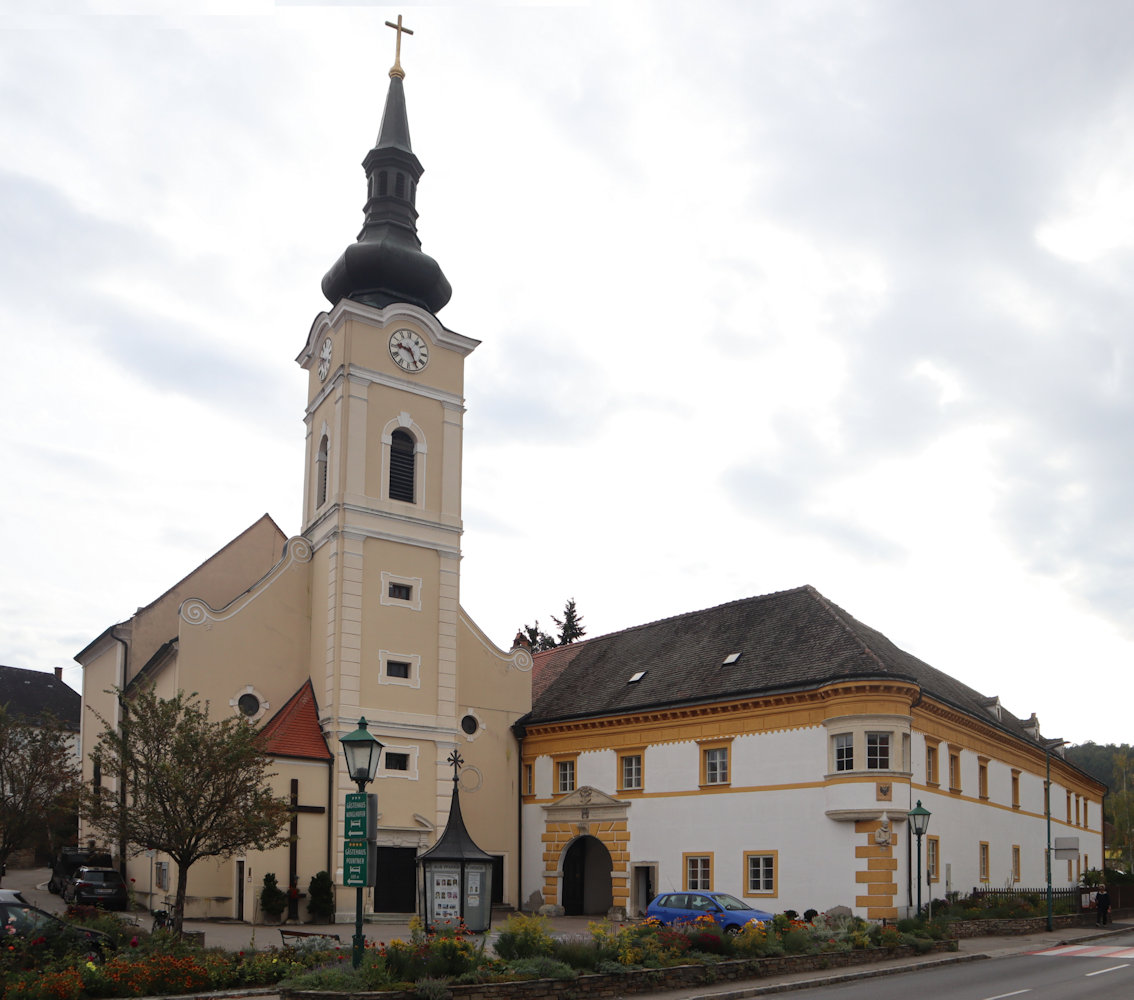 Kirche und Pfarrhof in Gars am Kamp