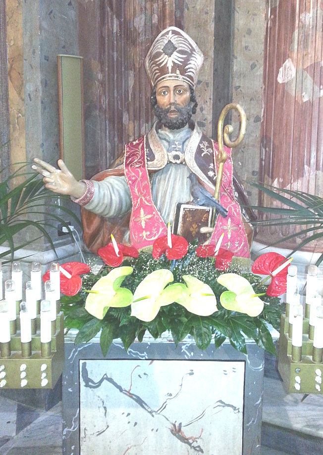 Statue in der Kathedrale in Avellino
