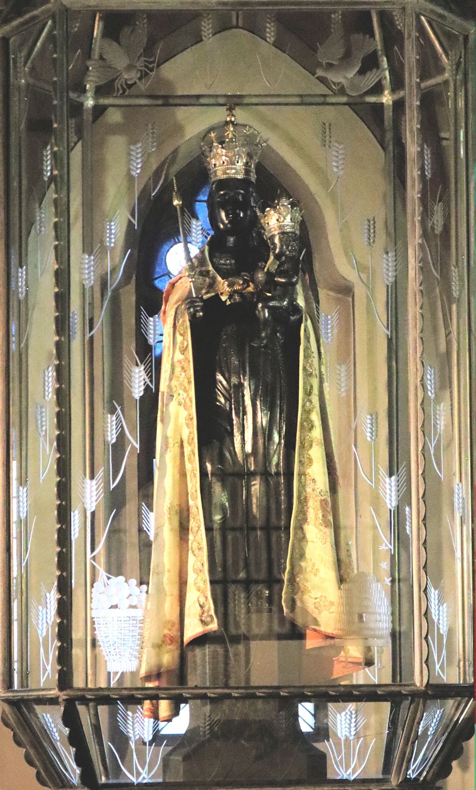 Die „Schwarze Madonna” in der Cäcilienkirche in Düsseldorf-Benrath
