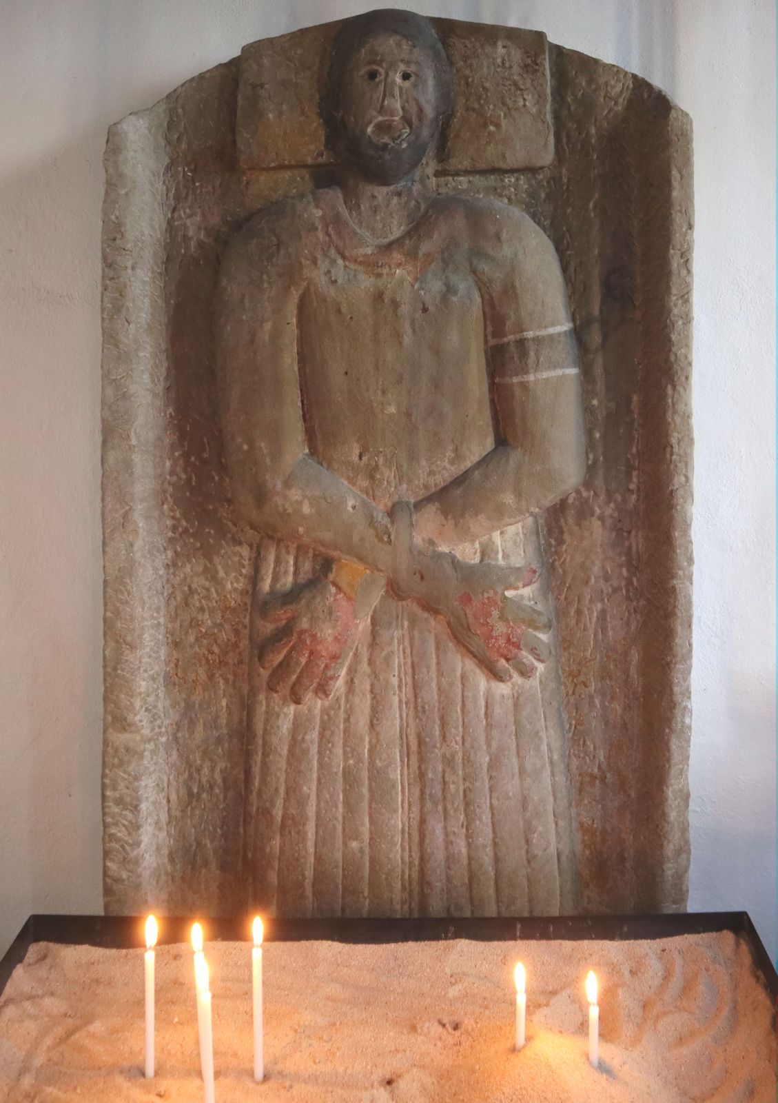 Steinrelief an der Wallfahrtskirche Nantwein