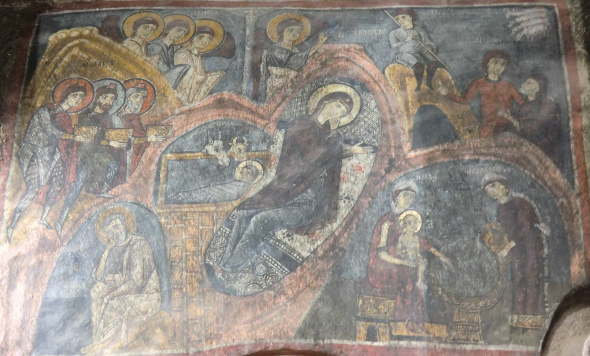 Verkündigung des Herrn</a> (rechts oben), Geburt (Mitte), die „Heiligen drei Könige” (links oben), Joseph (links unten) und Darstellung des Herrn im Tempel (rechts unten), 11. Jahrhundert, in der Kirche des Klosters in Gümüsler bei Niğde