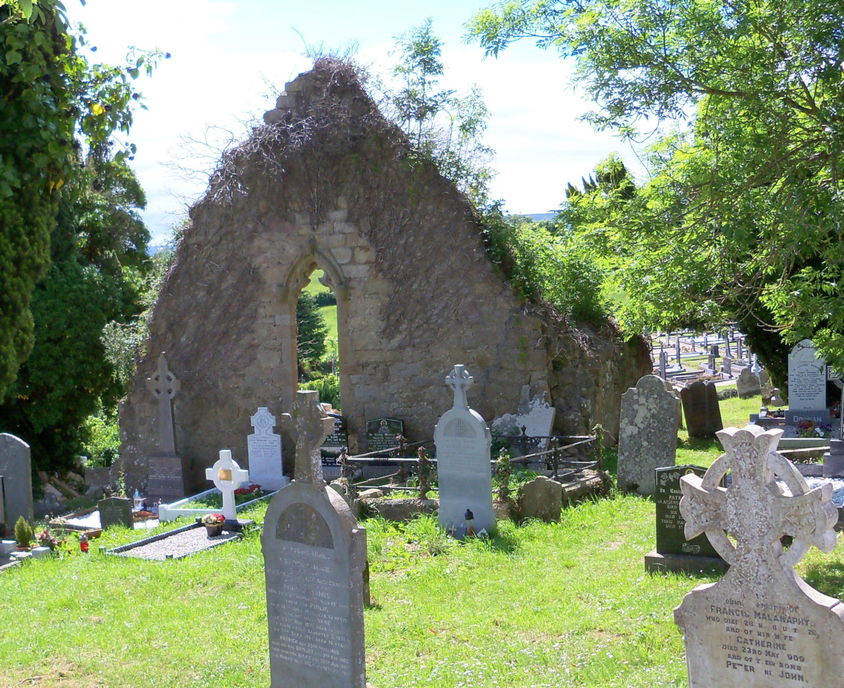 Ruine der alten Kirche in Kinawley