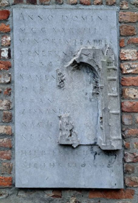 Gedenktafel für das ehemalige Franziskanerkloster in Neuss