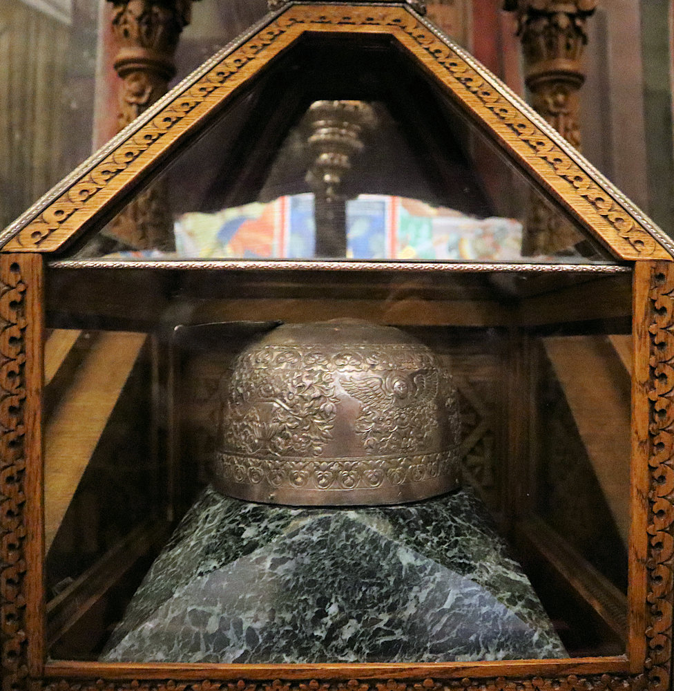 Nikolaus' Schädelreliquie im Katholikon des Klosters der Verklärung in Meteora