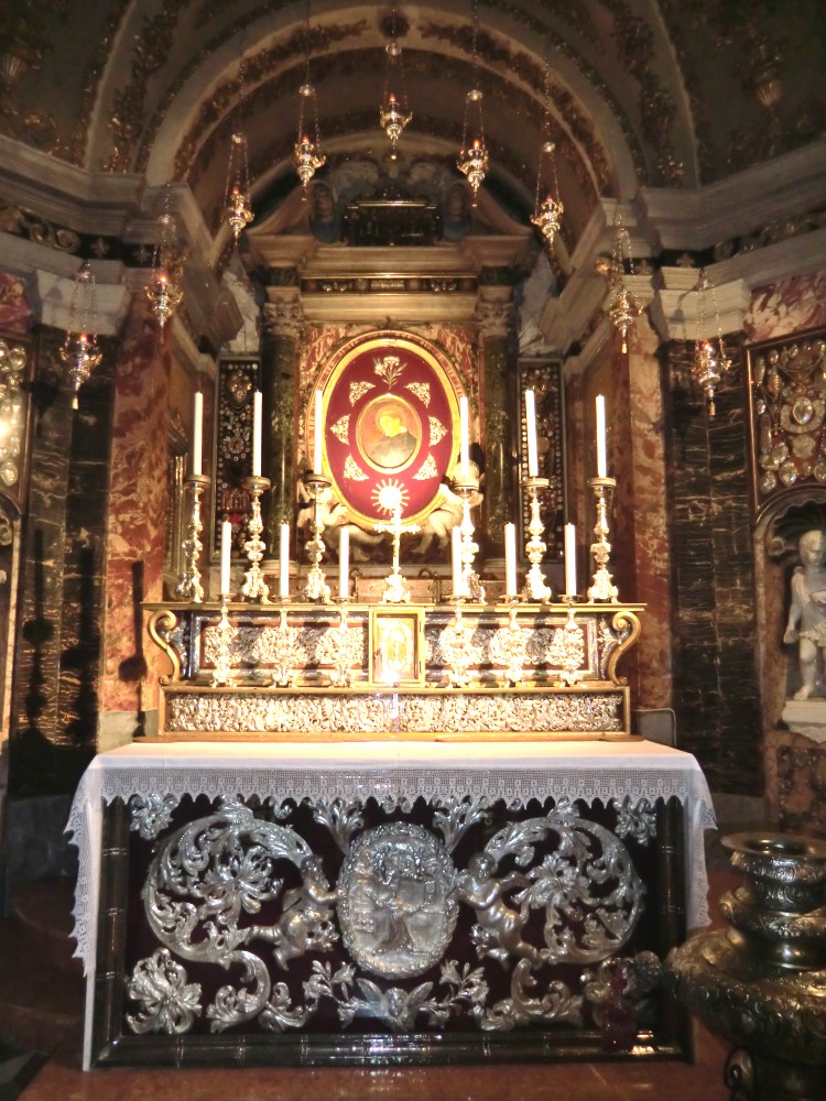 Kapelle der heiligen Arme, 15./16. Jahrhundert, in der Basilica di San Nicola in Tolentino