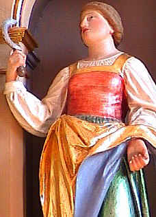 Notburga-Statue in der Pfarrkirche in Ebertshausen bei Dachau