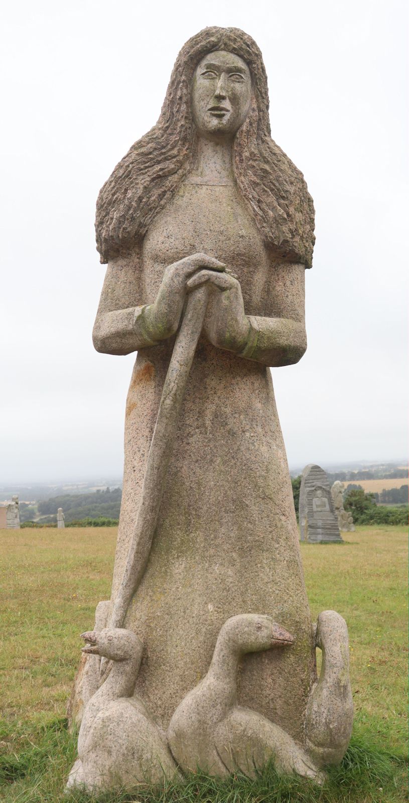 Patrice Le Guen, Didier Hardellet: Statue, 2014, im „Vallée des Saints” nahe Carnoët bei Saint-Brieuc