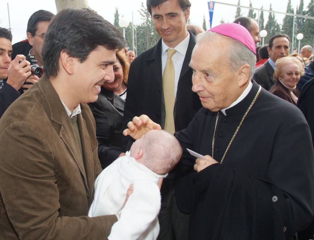 Monsignore Javier Echevarría, Prälat des Opus Dei seit 1994