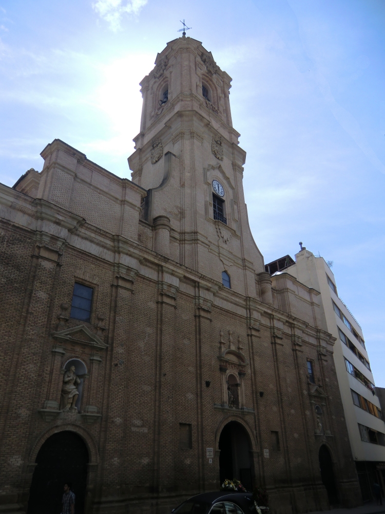 Kirche San Lorenzo in Huesca, angeblich errichtet an der Stelle des Wohnhauses des Ehepaars und Geburtshauses von Laurentius, mit Fassade aus dem 18. Jahrhundert