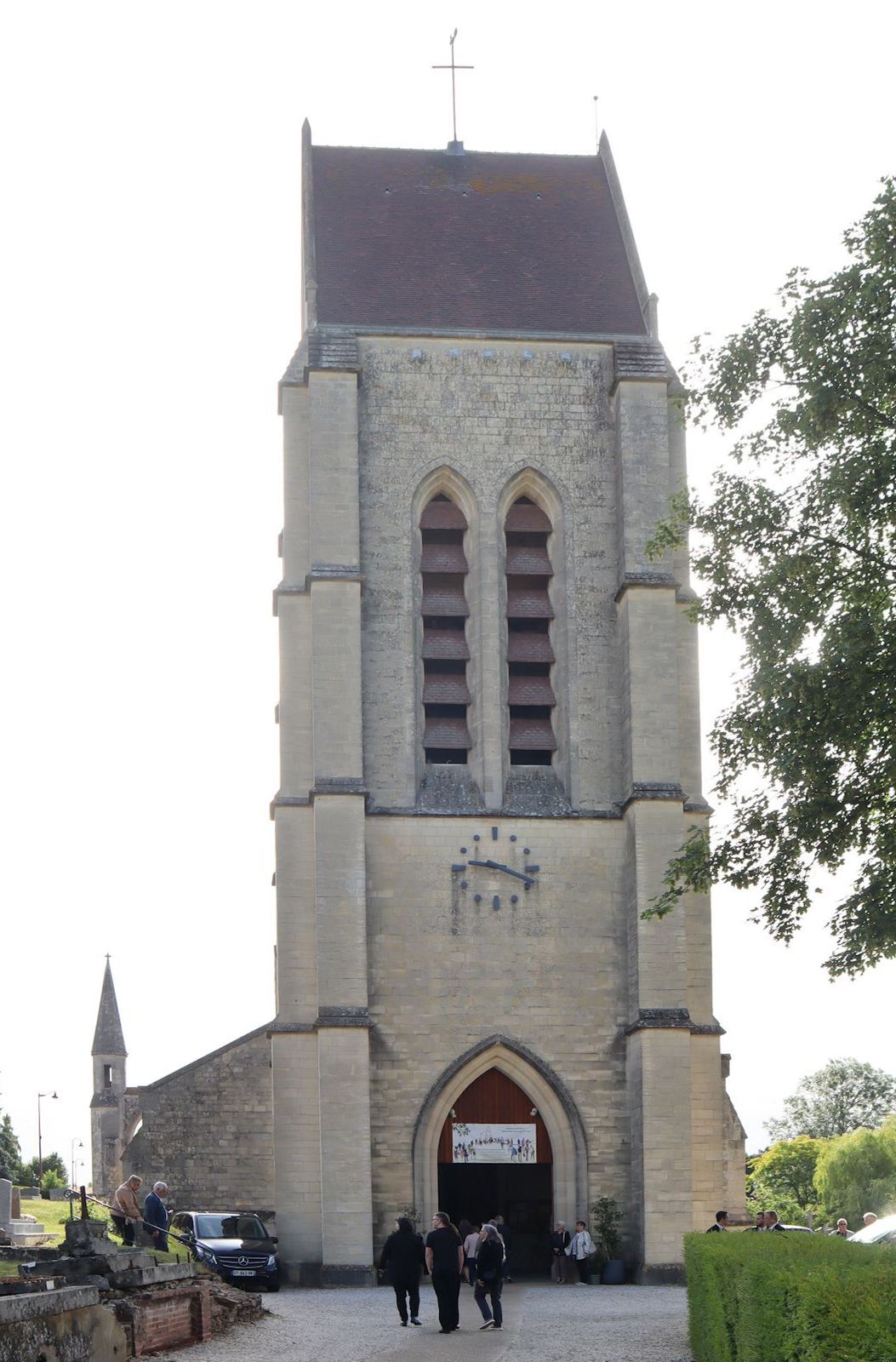 Kirche an der Stelle des ehemaligen Klosters in Evrecy