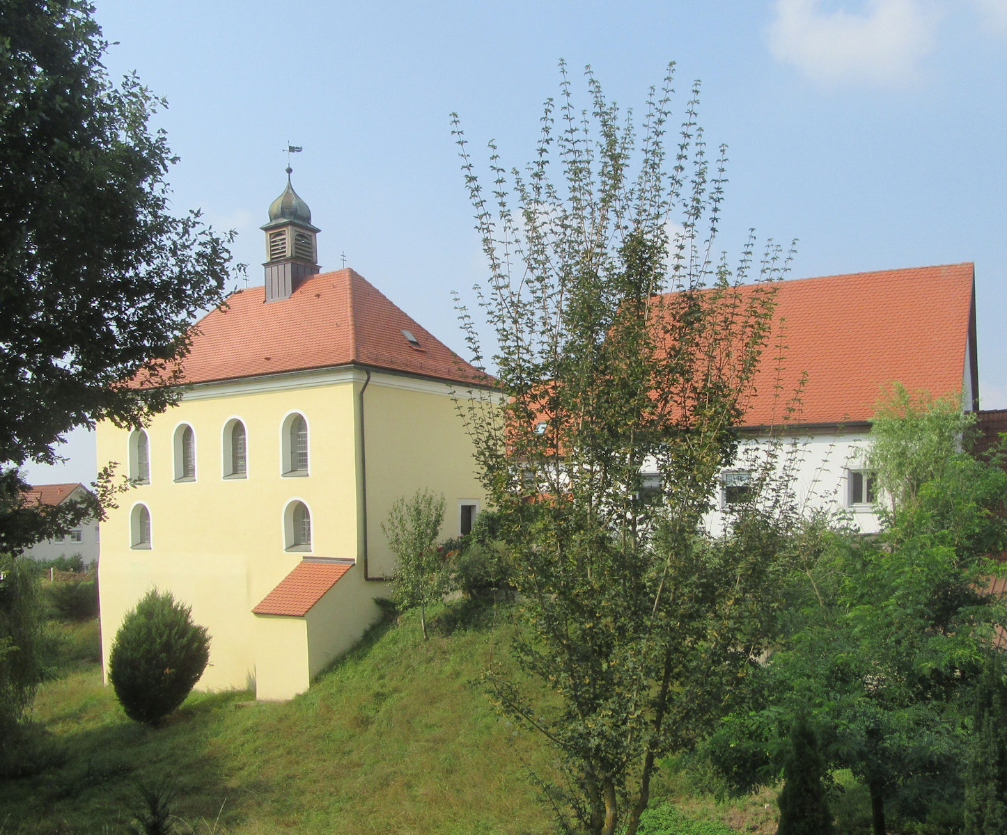 „Schlosskapelle” im Weiler Rötlen, ehemals Kapelle der heute abgegangenen mittelalterlichen Burg, in der Paul Speratus offenbar geboren wurde