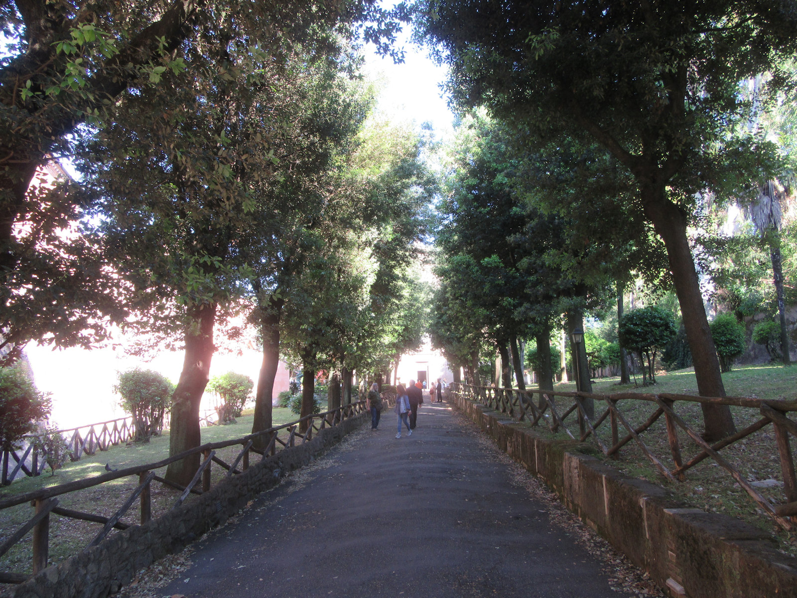 Pilgerweg zur Kirche San Paolo alle Tre Fontane