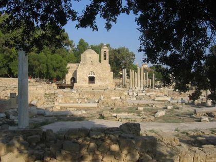 Paulussäule vor der Pauluskirche in Paphos/Páfos