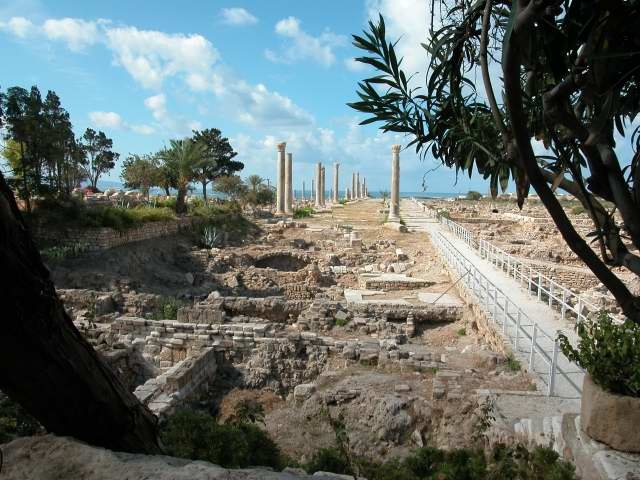 Ausgrabungen nahe des Meeres in Sur