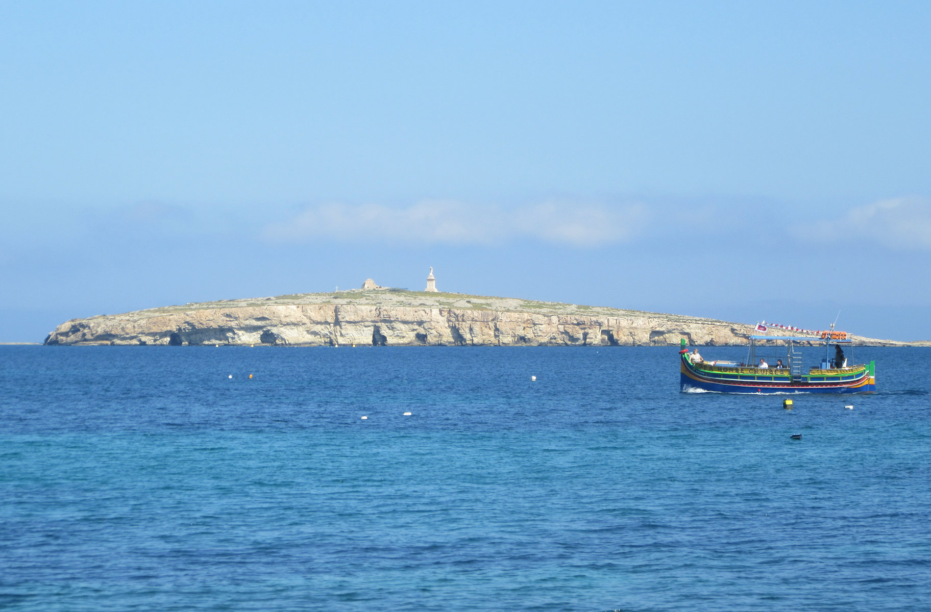 St Paul's Islands vor Malta mit der 1865 errichteten Paulus-Statue