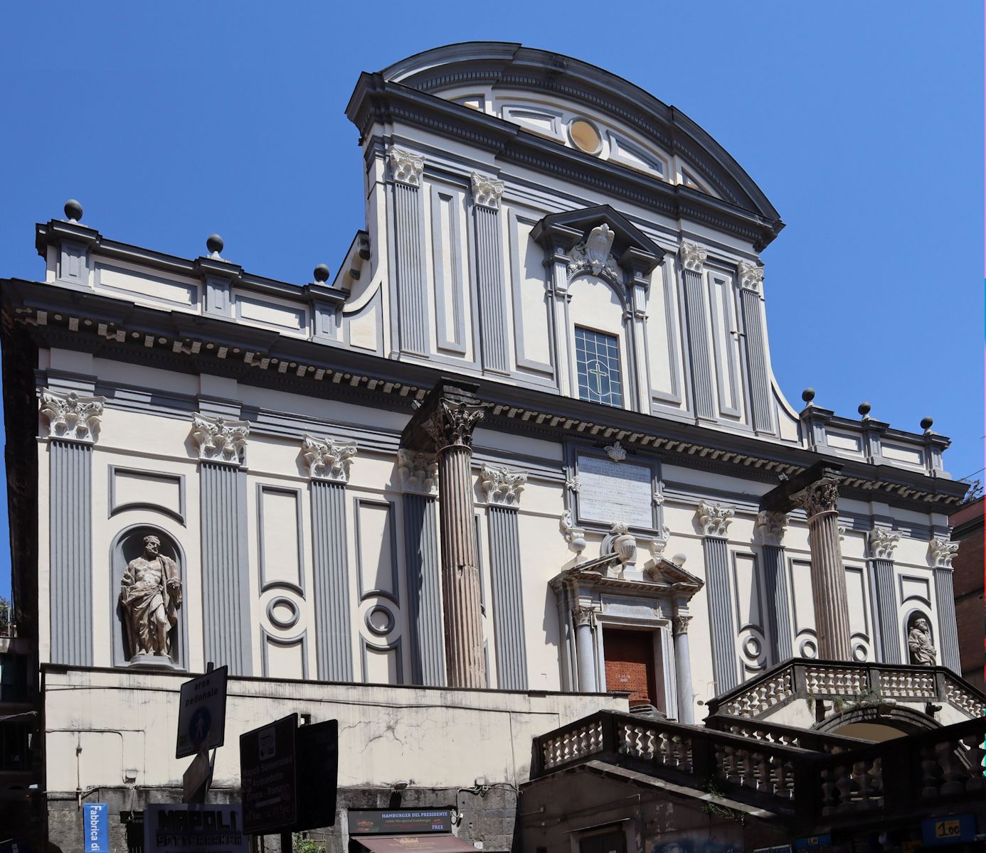 Kirche San Paolo Maggiore in Neapel