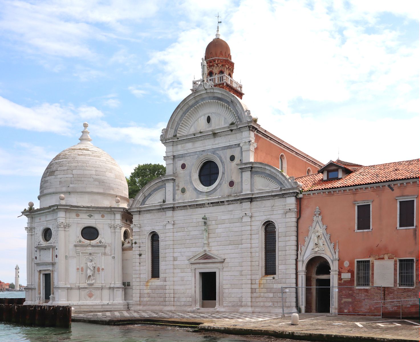 Kirche San Michele auf der Insel San Michele - der heutigen Friedhofsinsel - nahe der Insel Murano in Venedig
