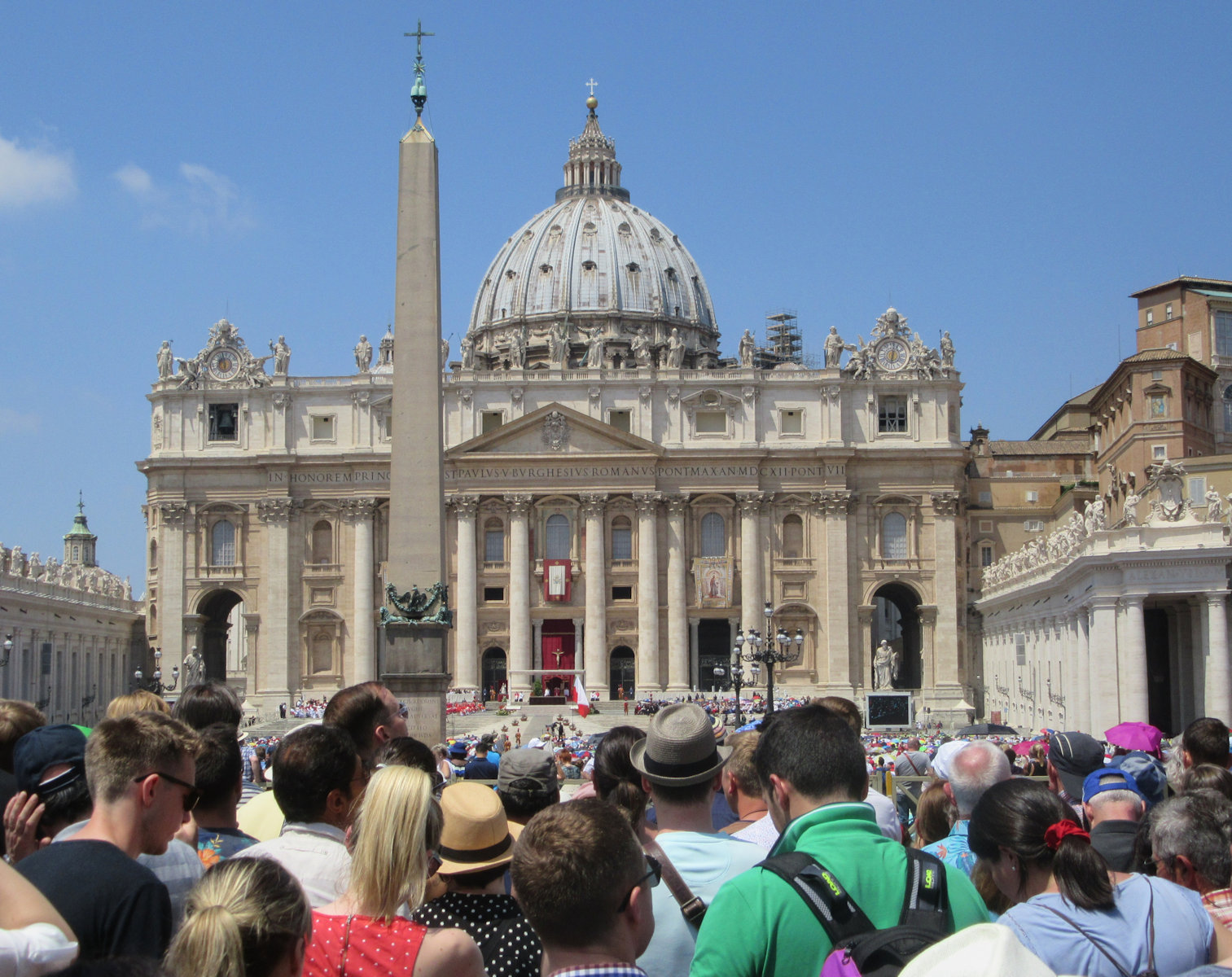 Papstmesse auf dem Petersplatz am Pfingstfest 2017