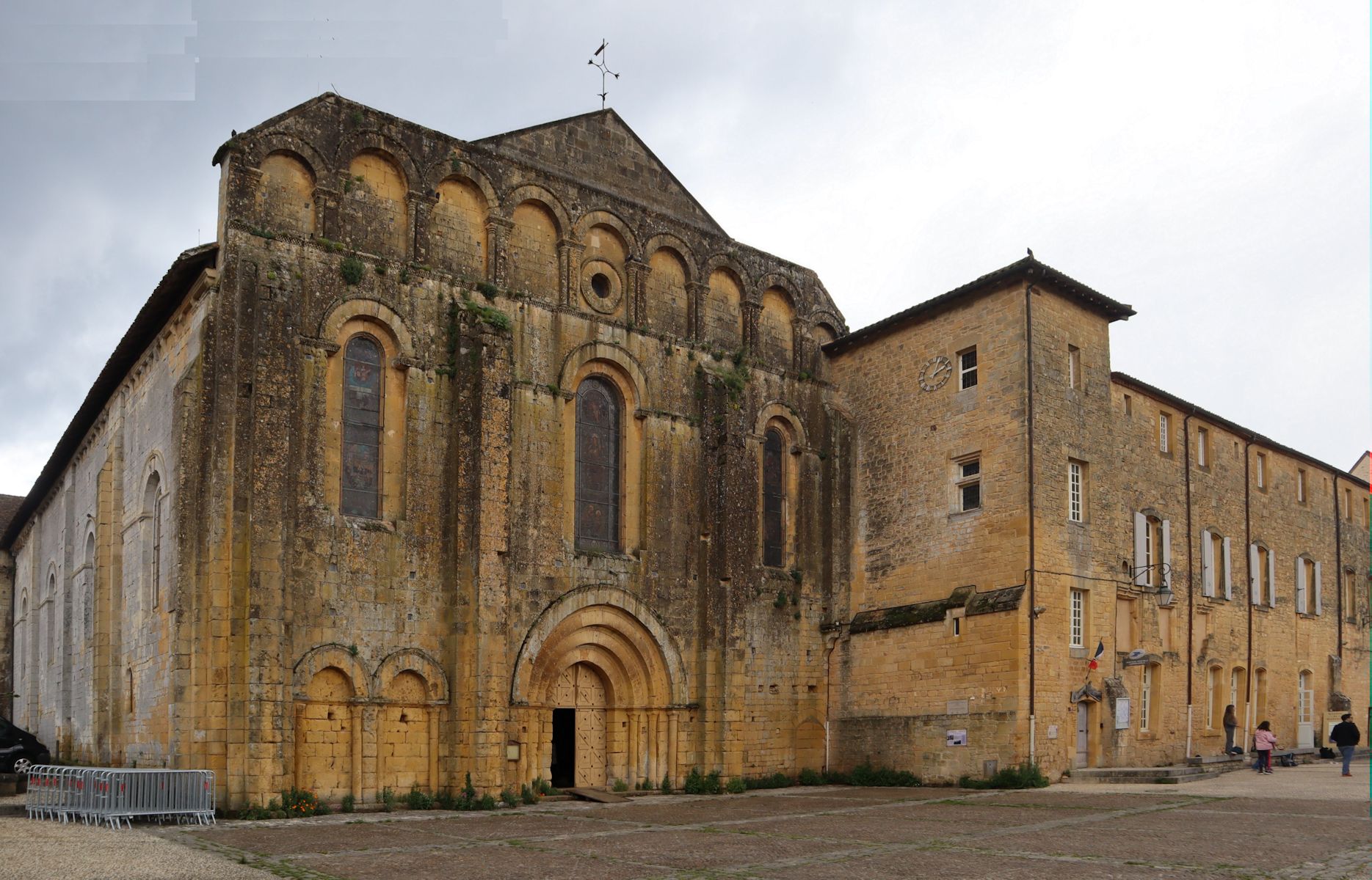 Kirche und Klostergebäude in Cadouin