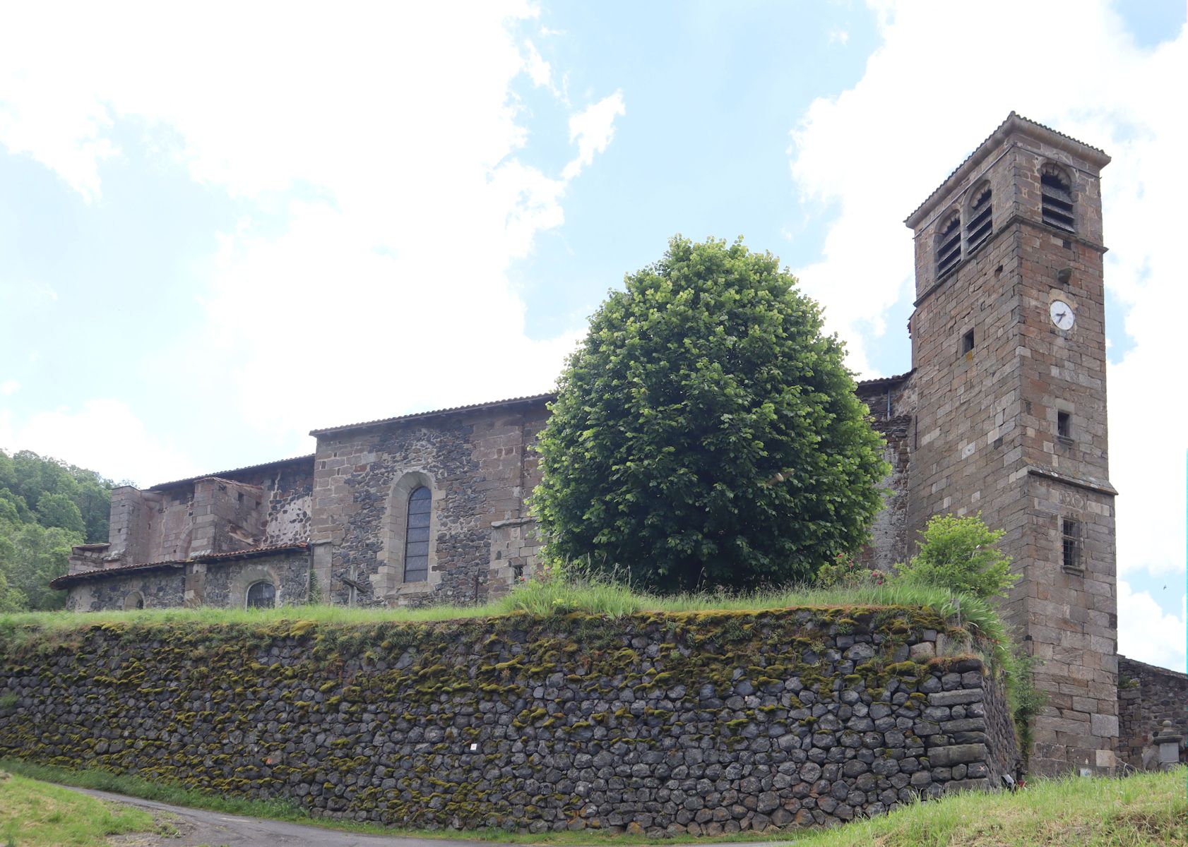 Kirche des ehemaligen Klosters in Pébrac