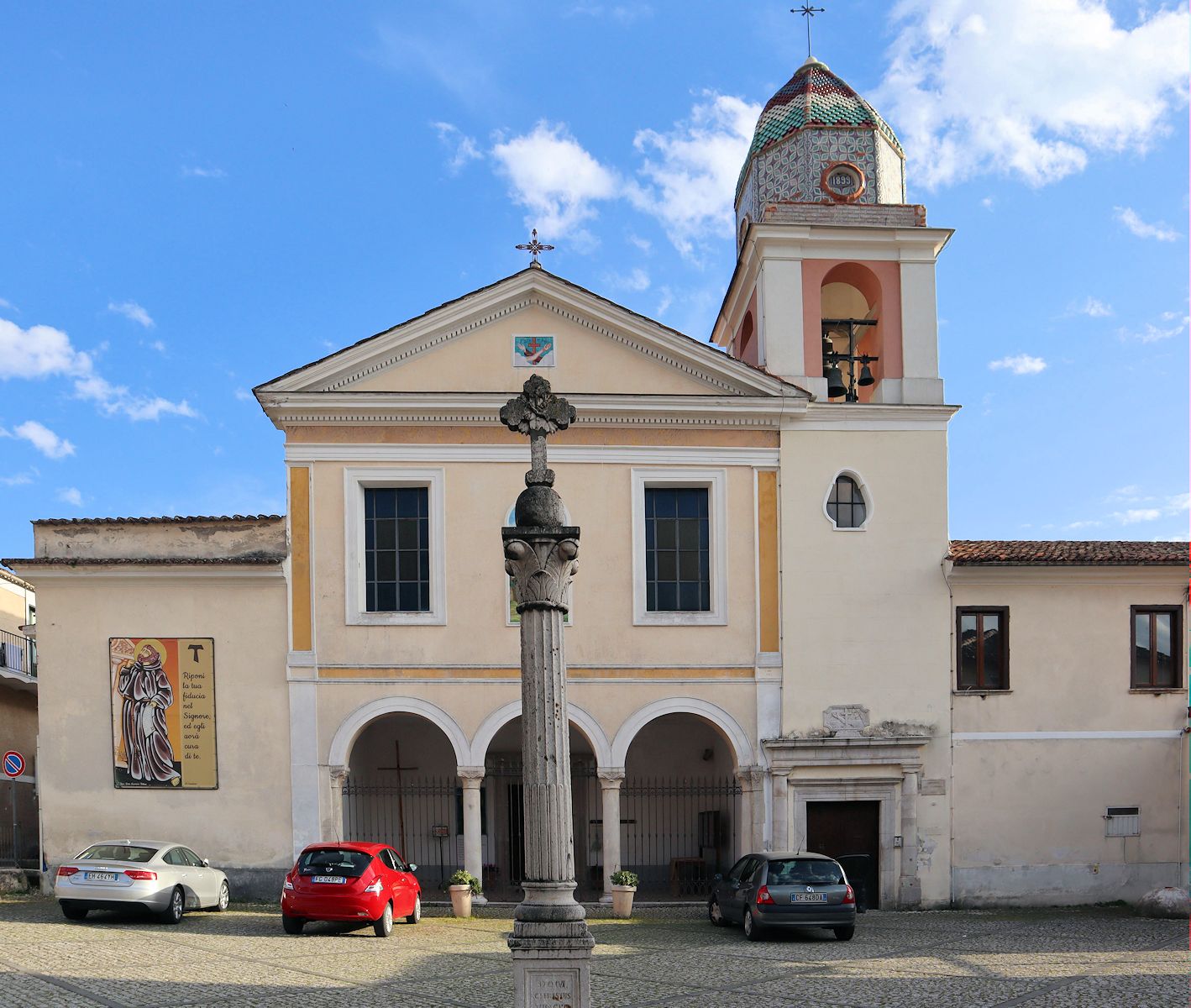 das 1422 eröffnete Kloster der Franziskaner-Minoriten in Padula