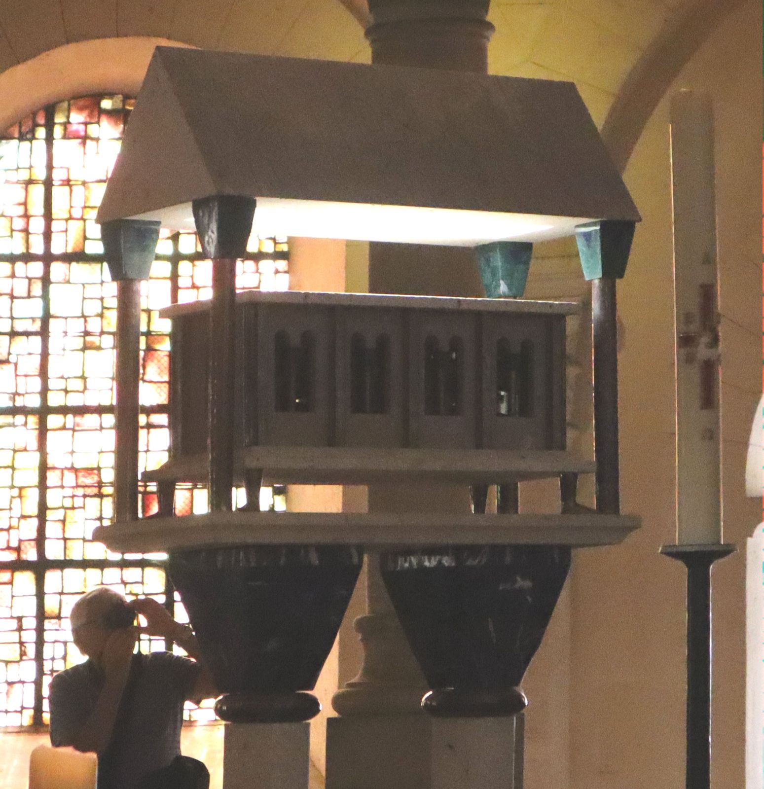 ursprüngliches Reliquiar am Altar Reliquiar in der Kirche Saint-Philibert in Tournus