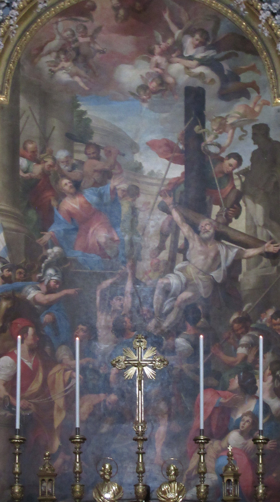 Domenico Maria Muratori: Kreuzigung von Philippus (rechts) und Steinigung von Jakobus dem Jüngeren> (links), um 1715, Hochaltar in der Kirche Ss. Dodici Apostoli in Rom
