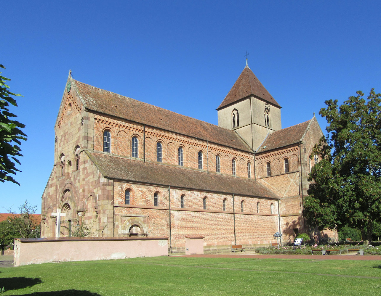 Kirche des ehemaligen Klosters Schwarzach im heutigen Rheinmünster, erbaut um 1150 bis 1190