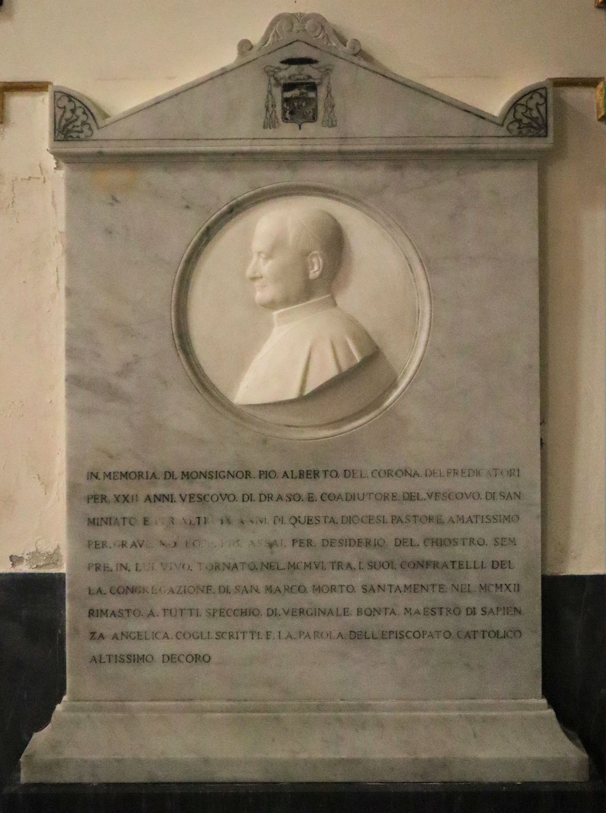 Gedenkstein in der Kathedrale in San Miniato