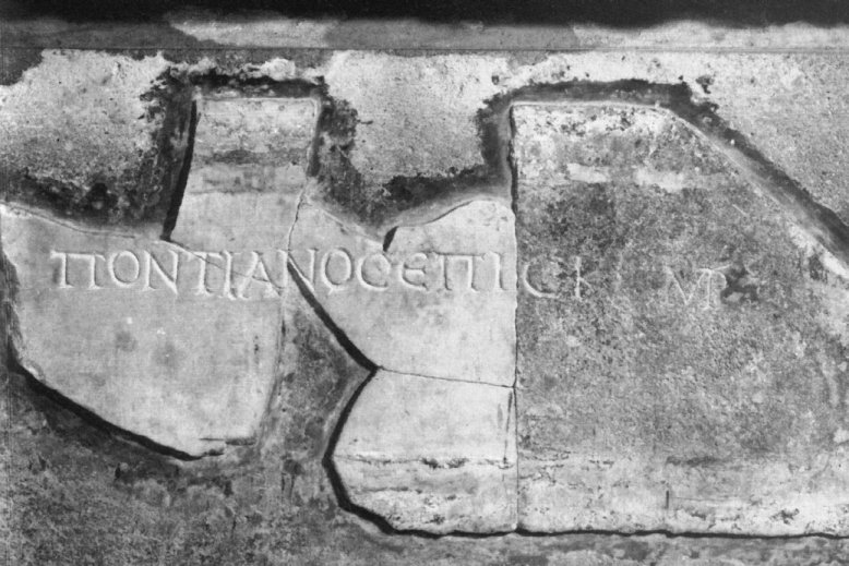 Pontianus' Grabplatte in den Katakomben des Callistus