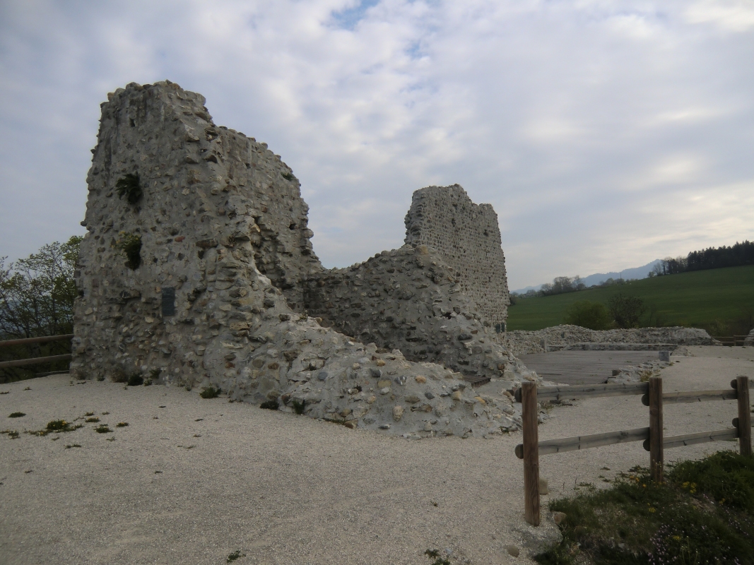 Reste der Burg in Faucigny