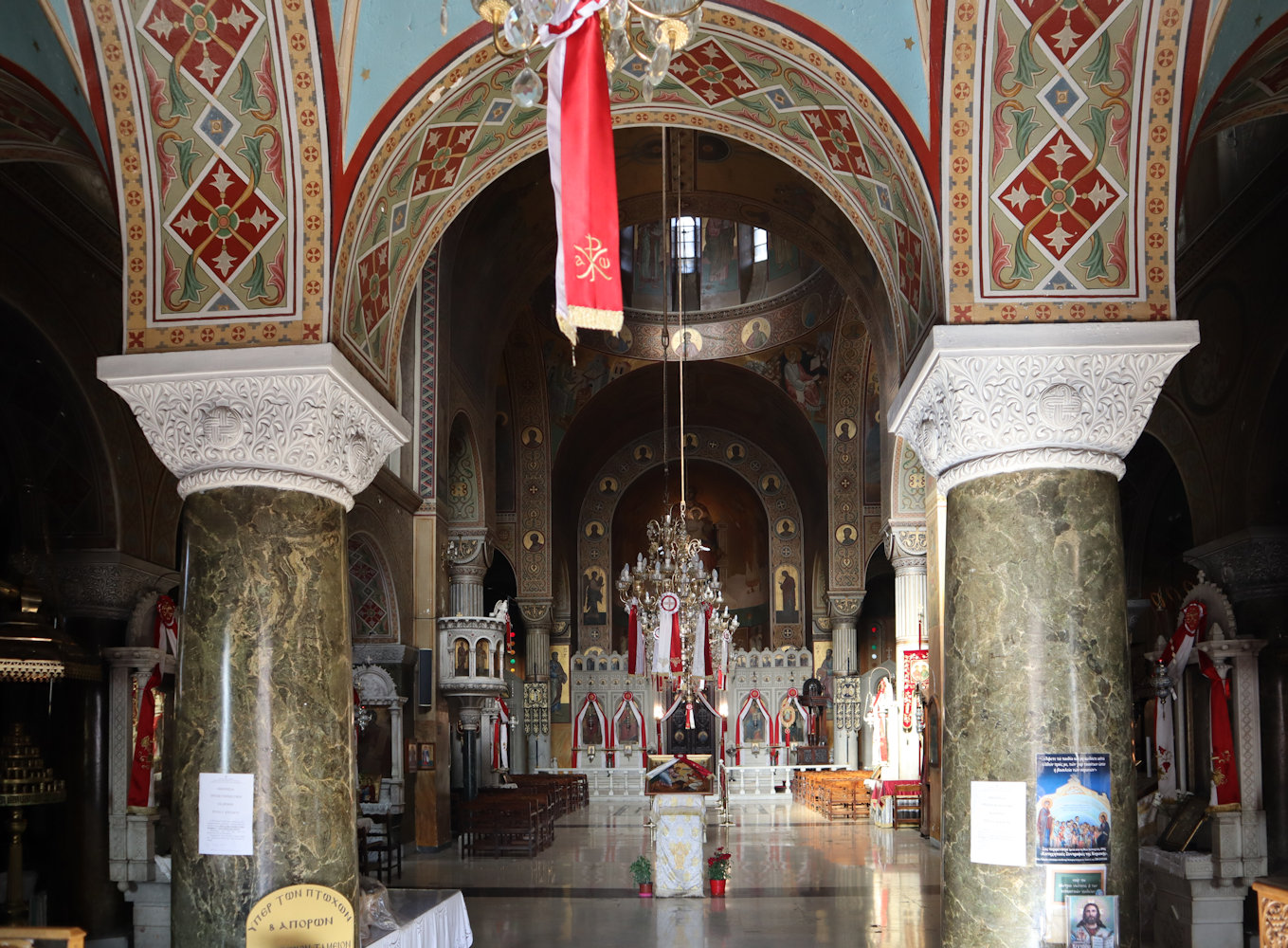 Innenraum der heutigen Lukas-Kirche im Stadtteil Agios Loukas in Athen