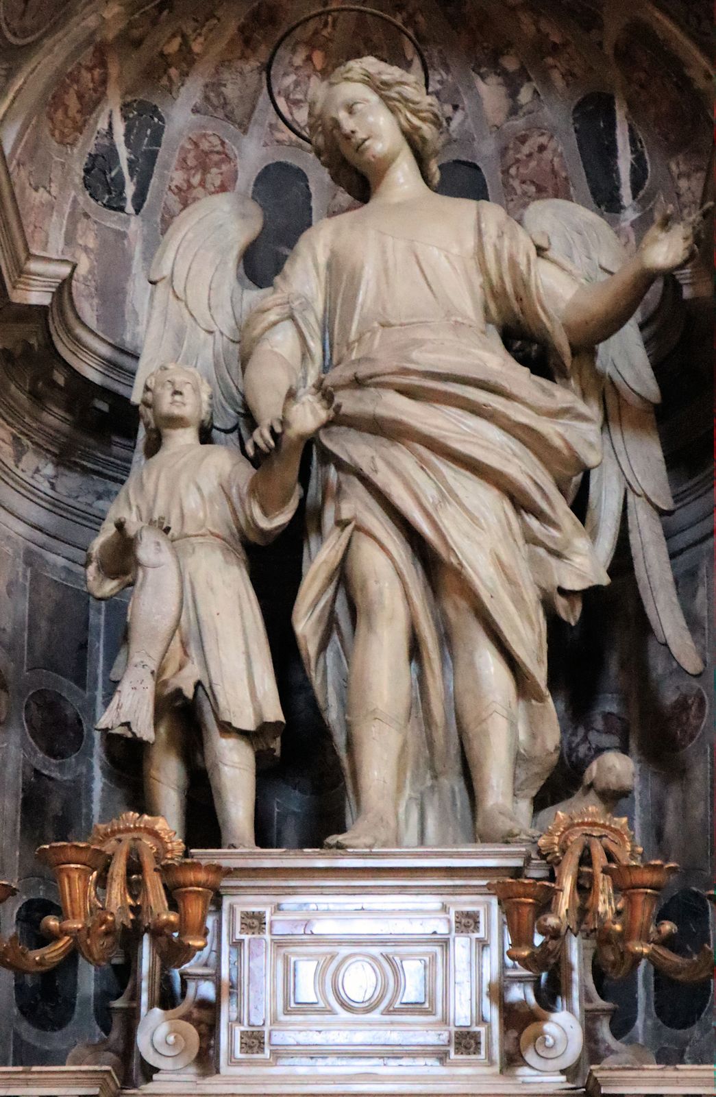 Statue: Raphael mit Tobias, in der Kirche San Raffaele Arcangelo in Venedig