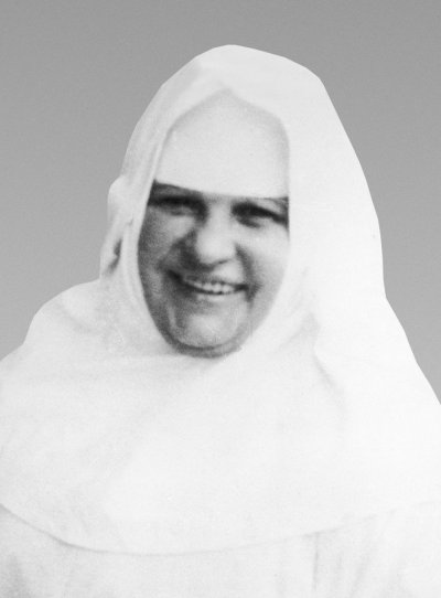 Maria Restituta als Krankenschwester mit ihrer weißen Dienstkleidung um 1940