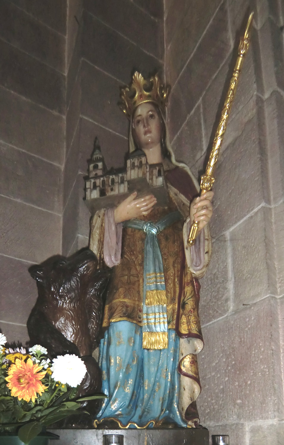Statue, gefertigt durch einen Künstler aus Tirol, in der Kirche des ehemaligen Klosters in Andlau