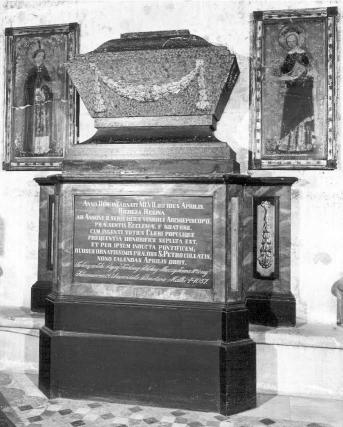 Richezas Grab in der Johannis-Kappelle im Kölner Dom