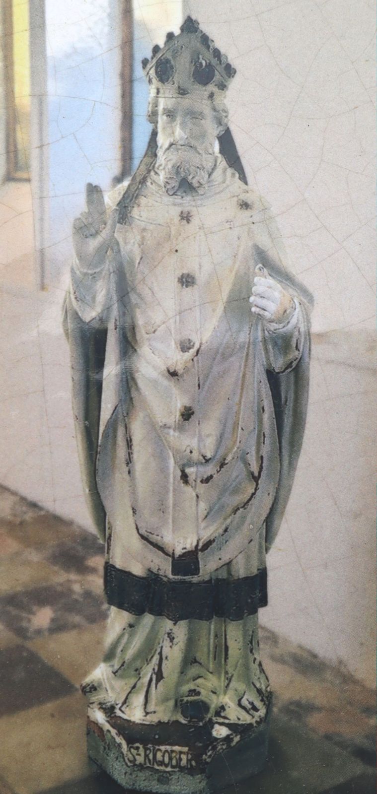 Statue in der Kapelle an der Stelle von Rigoberts Eigengut bei Gernicourt
