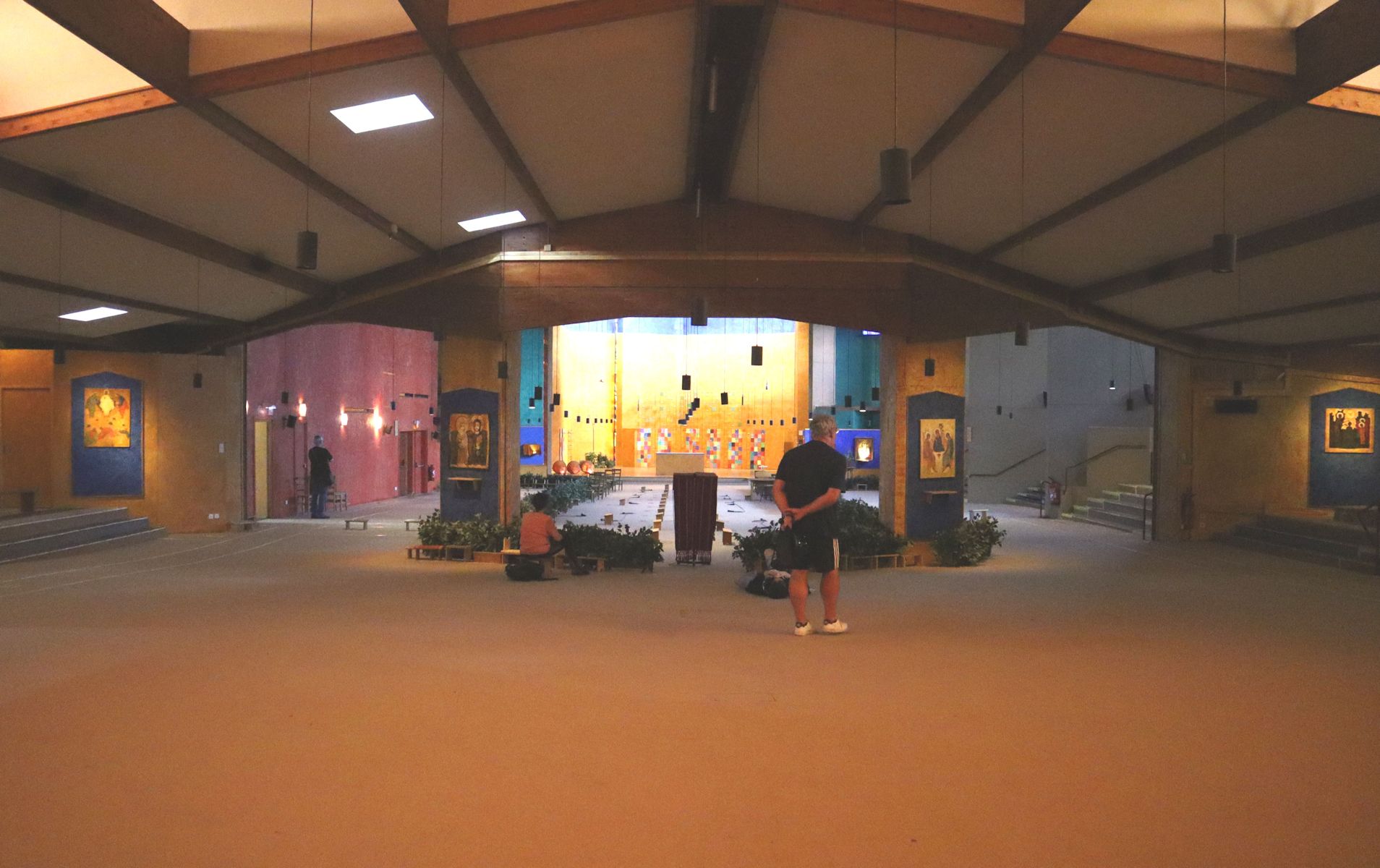 die große Kirche, Zentrum der Anlage in Taizé