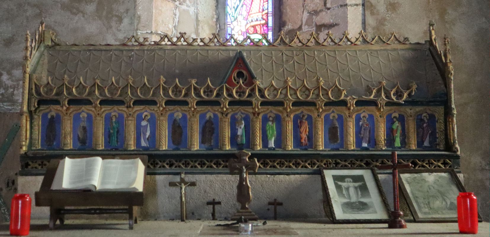 Reliquiar in der Kapelle Saint-Romain bei Saint-Romain-de-Roche
