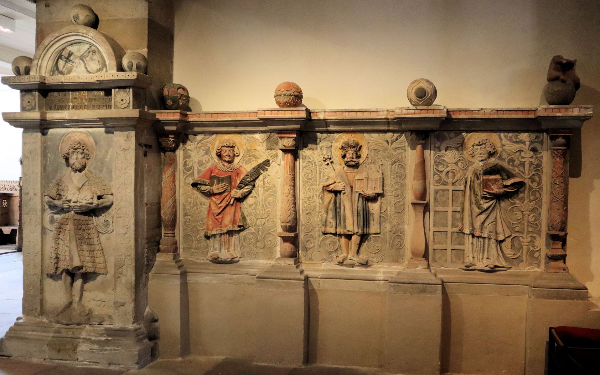 ehemalige Chorschranke mit (von links) Johannes dem Täufer, Romanus, dem römischen Bischof Sixtus II. und Laurentius, im Dom in Merseburg