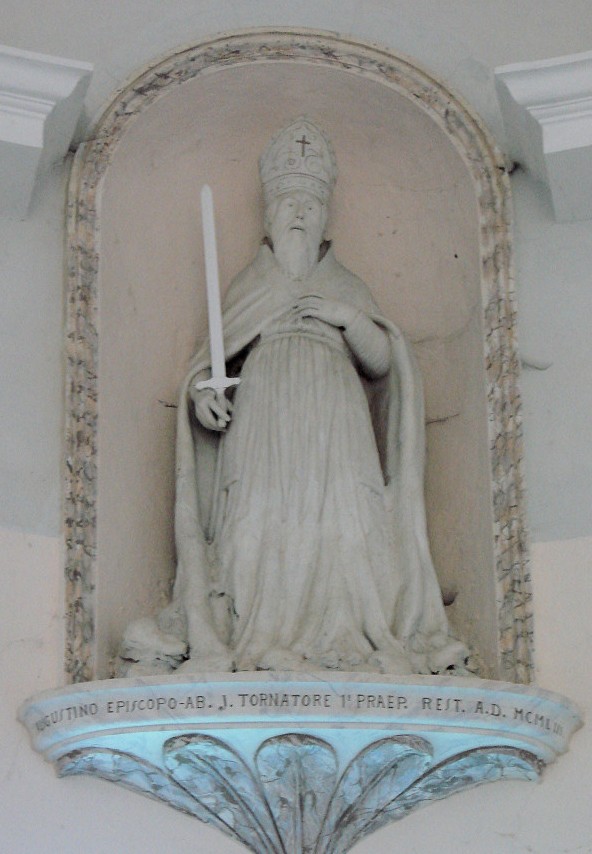 Romulus-Statue in der Romulus geweihten Pfarrkirche in San Romolo