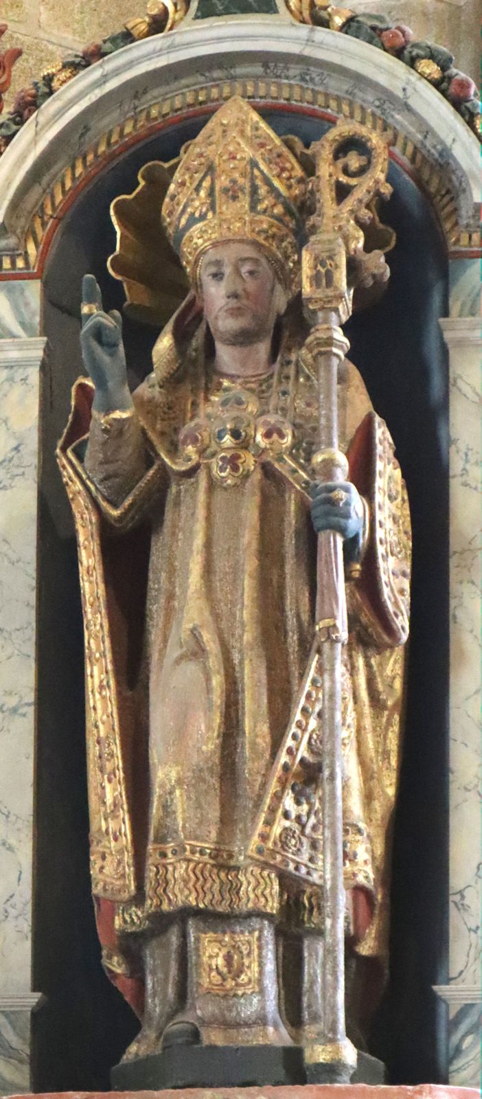 Statue in der Kirche in Locronan