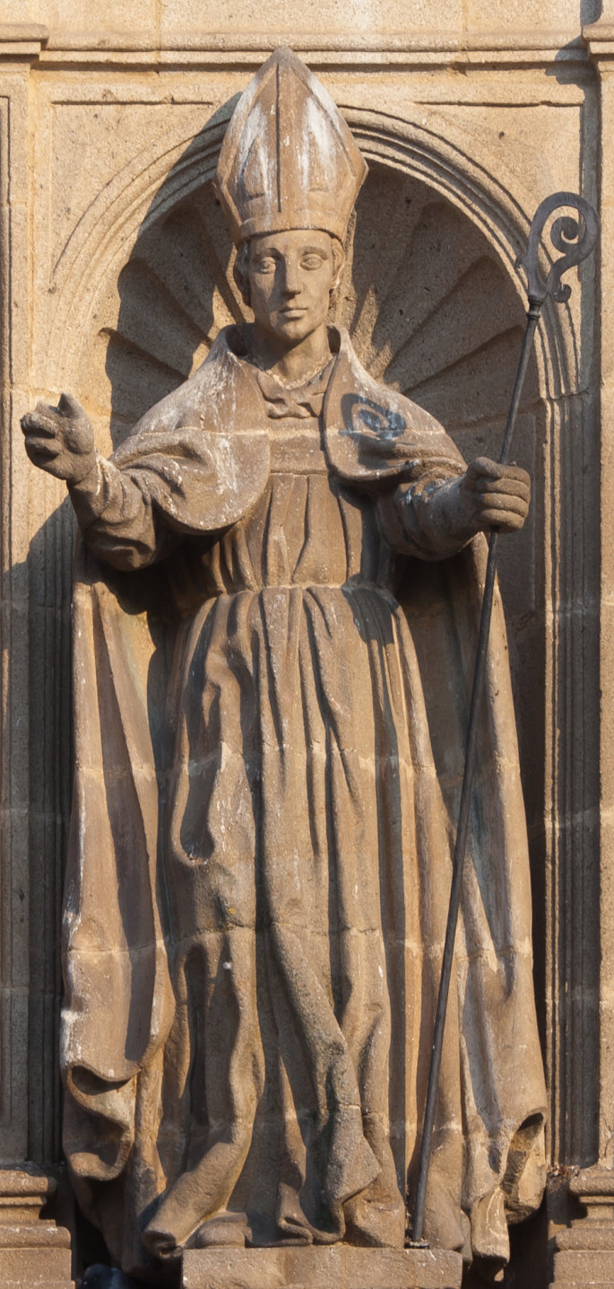 Statue an der Klosterkirche in Celanova