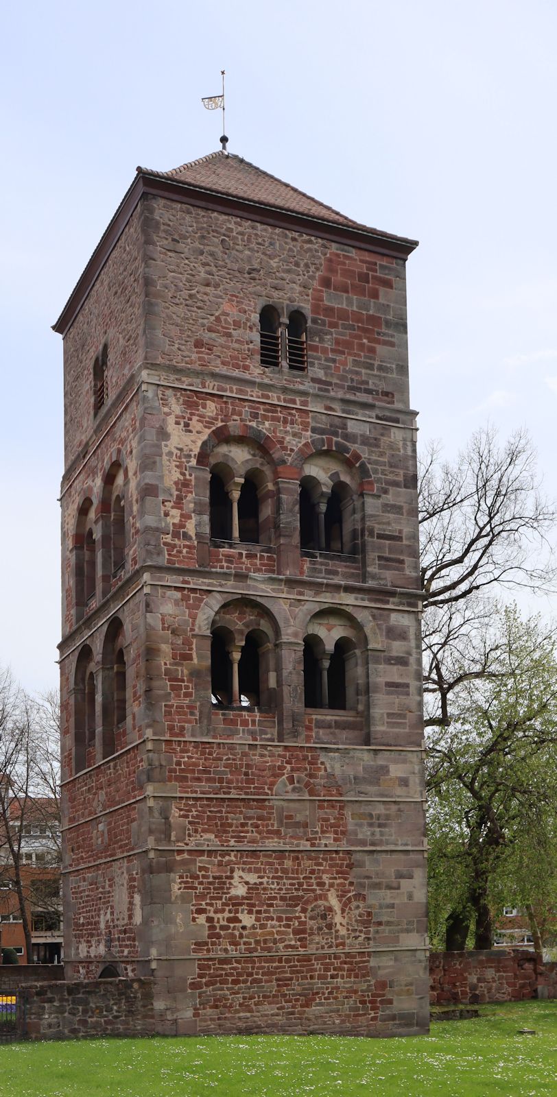frei stehender Turm der ehemaligen Stiftskirche in Bad Hersfeld