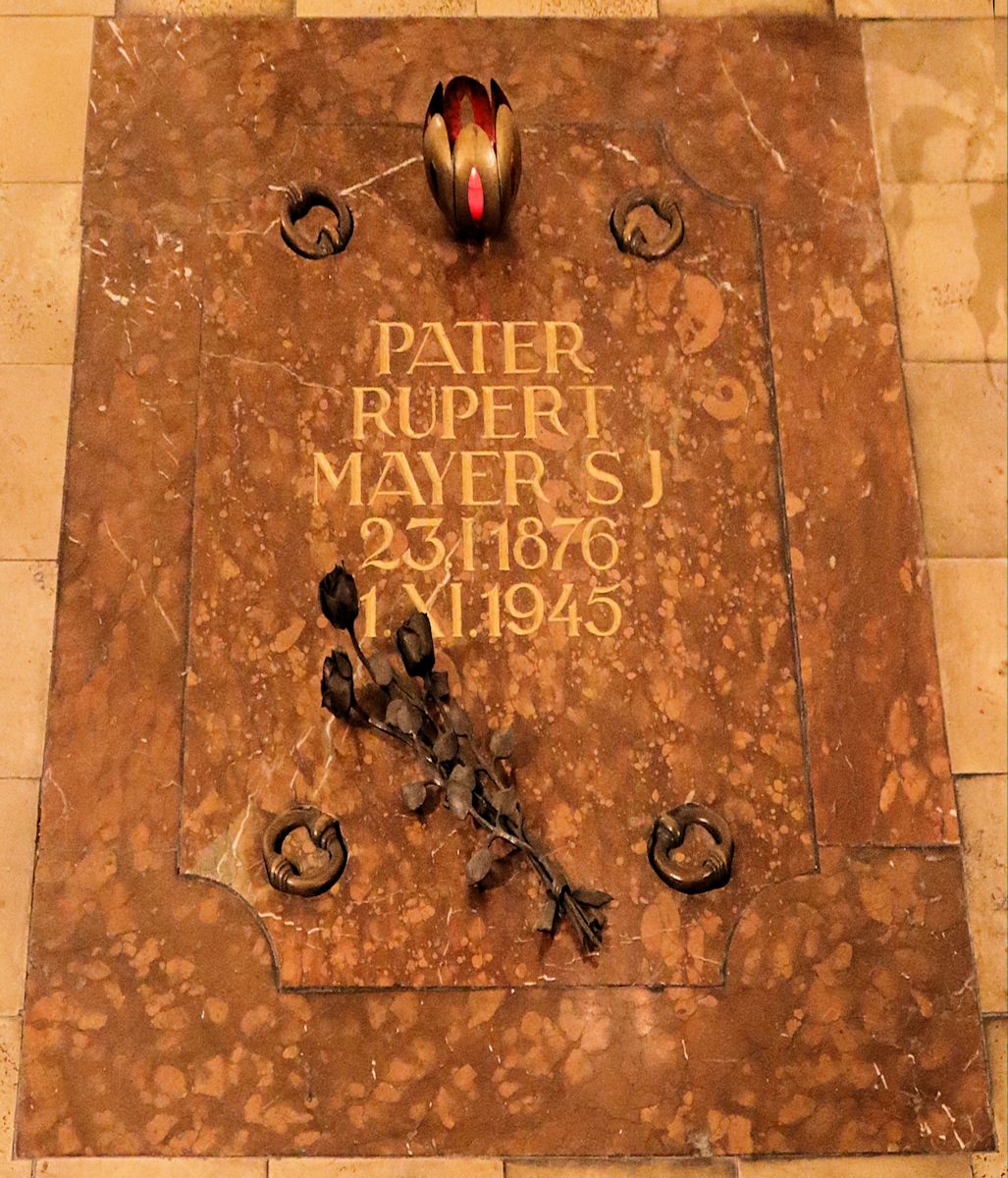 Rupert Mayers Grab in der „Bürgersaalkirche” in München