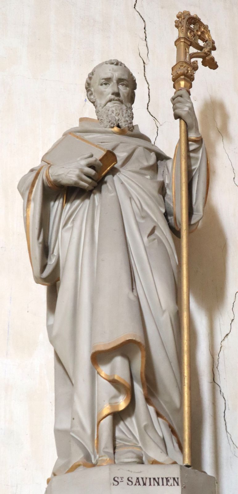 Statue in der heutigen Pfarrkirche in Menat