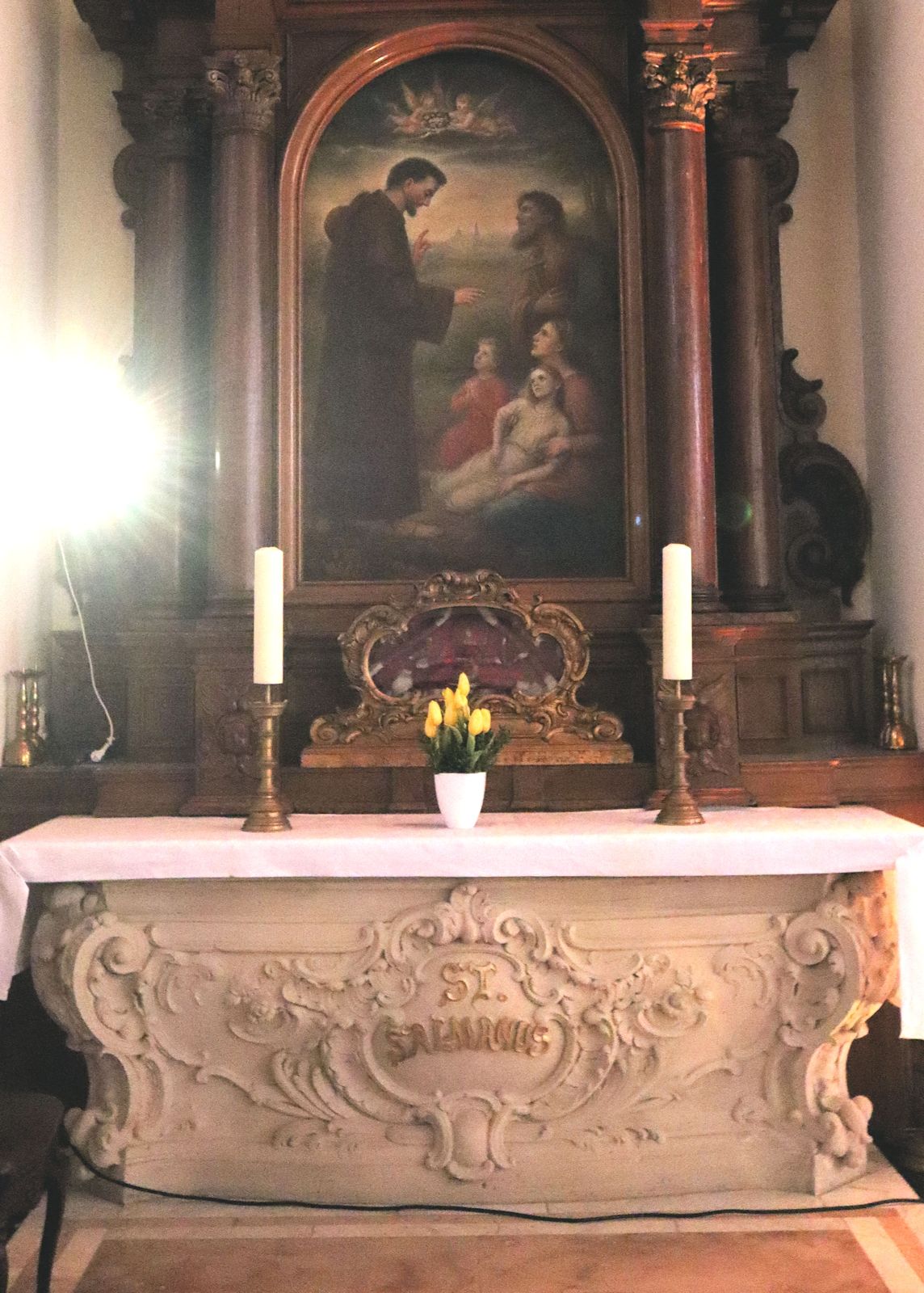 Salman-Altar und -Reliquiar in der Kirche in Würselen