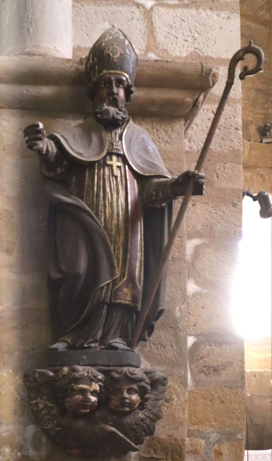 Statue in der Kirche in Malemort-sur-Corrèze