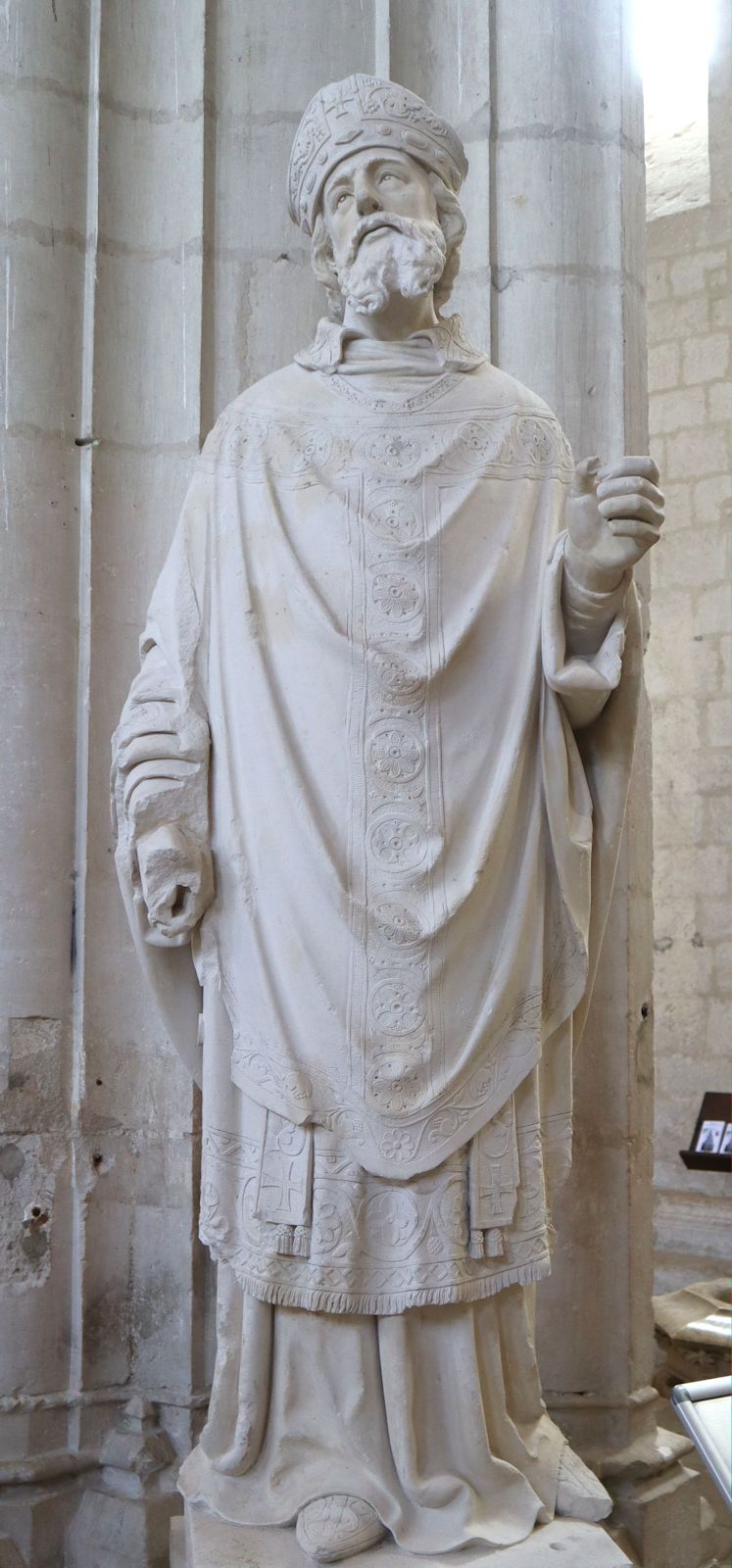 Statue in der Kirche des ehemaligen Klosters in Saint-Maixent-l'École